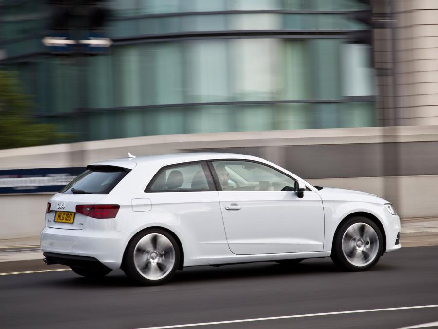  Audi A3 1.8T (8V) 2012 года  (UK) (фото 17 из 30)